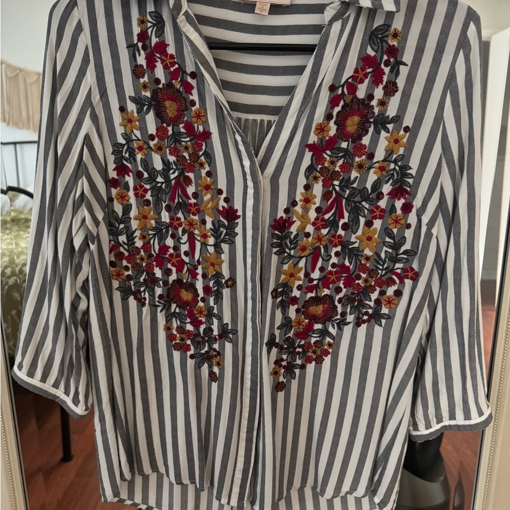 Skies Are Blue Black and White Graphic Embellished Blouse